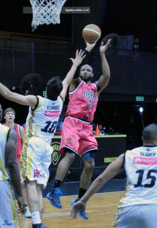 Obras Rocke� ante Libertad