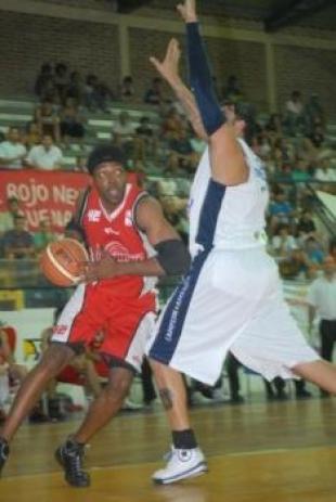 Pe�arol le cort� la racha