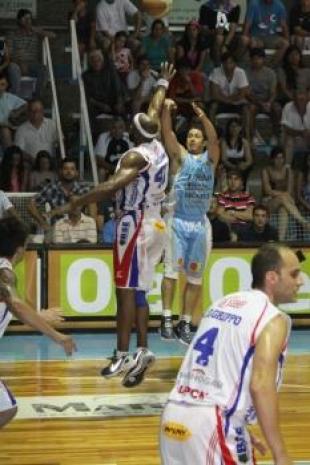 Nueve gan� su tercer juego en fila