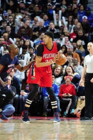Anthony Davis aplast� a Detroit