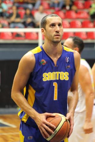 Chris Cayole reemplaza a O�Louis Mc Cullough