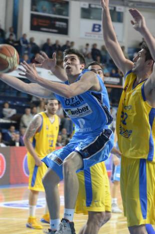 Bah�a sigue ganando