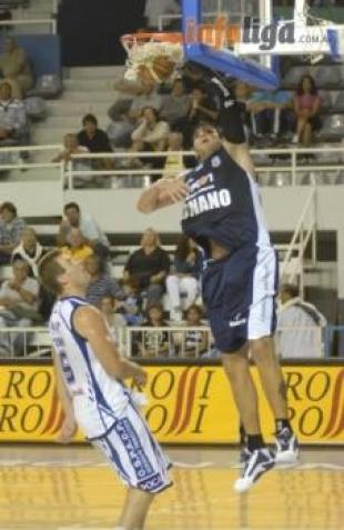 Cumpli� y se acerca a la punta