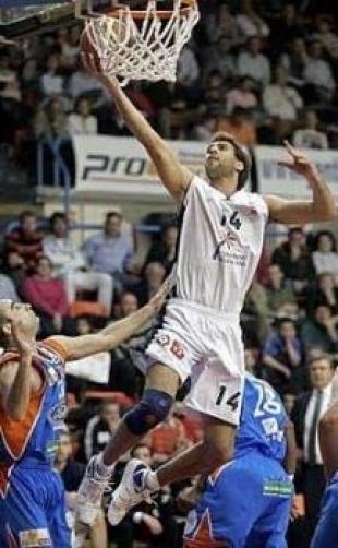 Se lesion� Axel Weigand