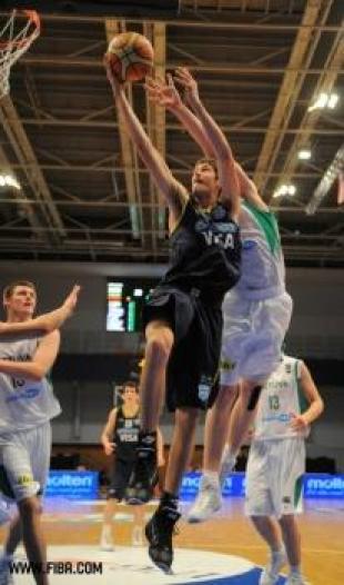 En un partido parejo, Argentina cay� en Hamburgo