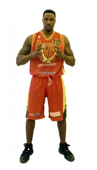 San Mart�n cort� a Lewis