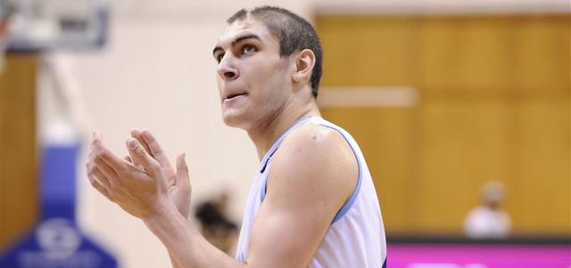 Lucio Delfino: " Debemos tratar de defender y as� poder jugar al contraataque"