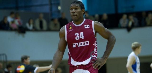 La Uni�n tiene pivot y cerr� equipo