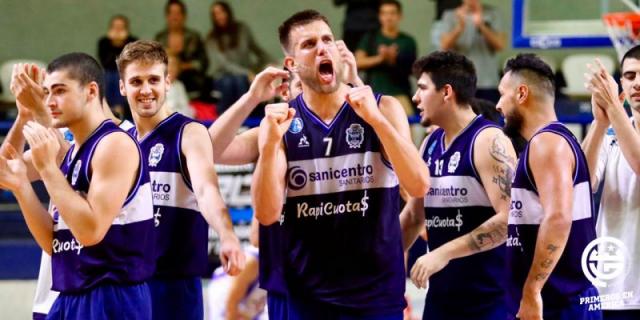 El Lobo aull� en el cierre y sali� del fondo