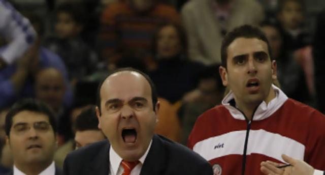 Trif�n Poch, nuevo DT de Obras