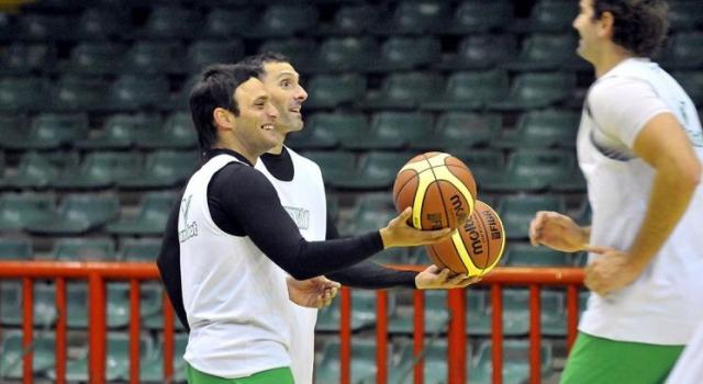 Atenas disputar� dos torneos amistosos