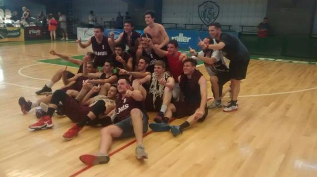 Lanus cierra el a�o a todo motor