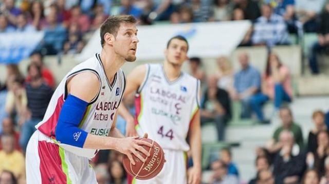 Andr�s Nocioni seguir� en el Laboral