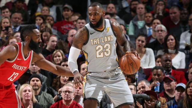 Rockets por demolici�n, Warriors en problemas