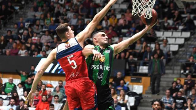 Doblete de victorias en Espa�a