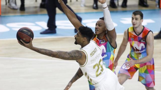 Cl�sico y punta en soledad