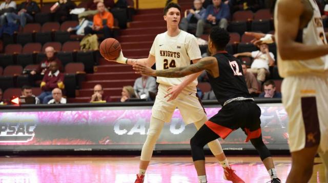 San Mart�n renueva y suma cent�metros