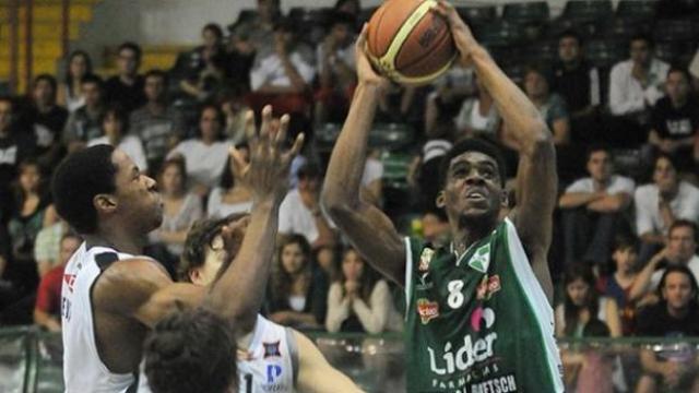 Atenas cort� a Hayes y lo de Pittman est� en el aire