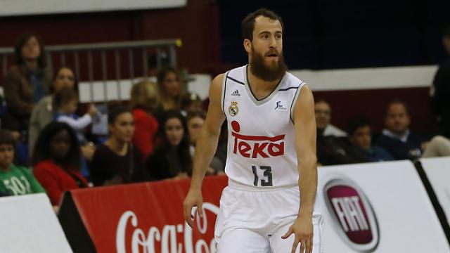 Rep�ker de punta, as griego y ganan las blancas