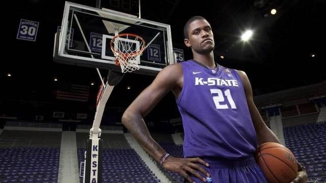 Estudiantes present� su equipo y sum� su cuarto extranjero