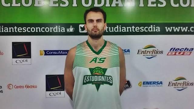 Kristjan Kitsing no contin�a en el plantel de Estudiantes