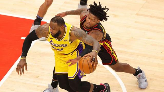 Lakers se meti� en la discusi�n del Oeste
