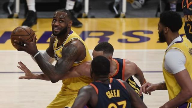 LeBron James clasific� a Lakers a los Playoffs
