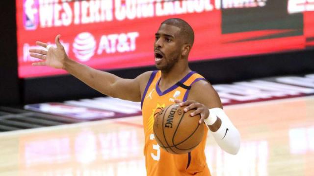 La agencia libre de la NBA empez� con horas agitadas