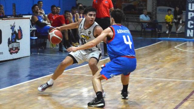 �Qui�n lo para al santiague�o?