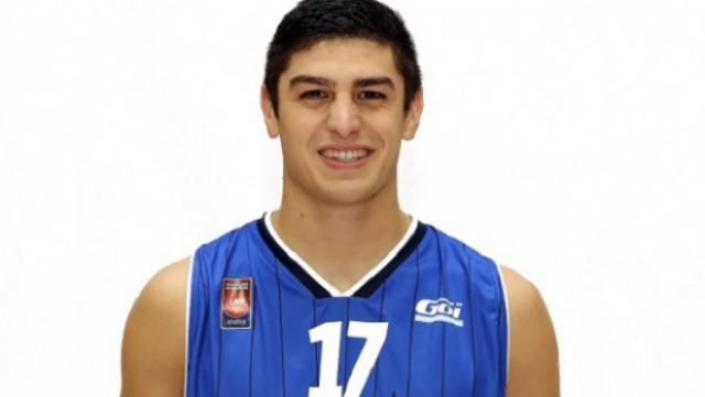 Basabe renov� su v�nculo con Argentino