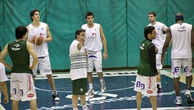 Atenas buscar�a a Alejandro Zilli como refuerzo