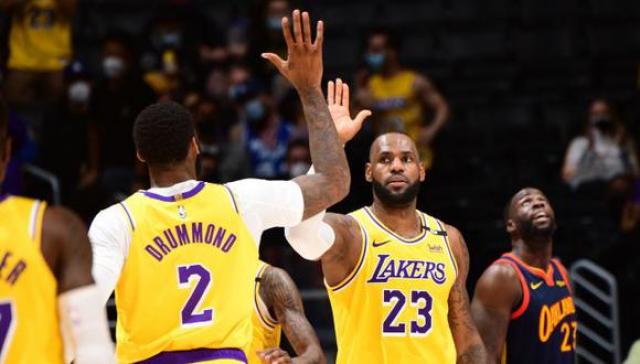 LeBron James clasific� a Lakers a los Playoffs