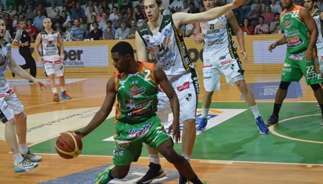 Estudiantes gole� a Atenas y sigue invicto