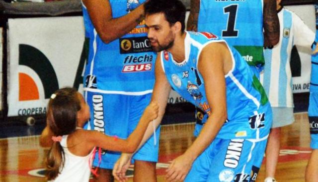 Salles: �Regatas arriesga y corre mucho�