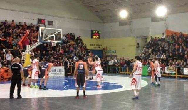 Los locales y un Hurac�n