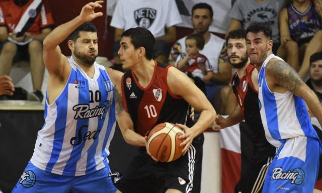 El Millonario contin�a en la punta