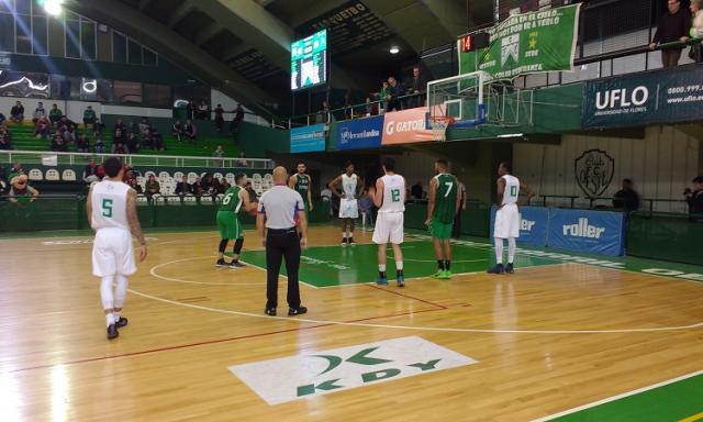Ferro derrot� a Atenas en el cl�sico