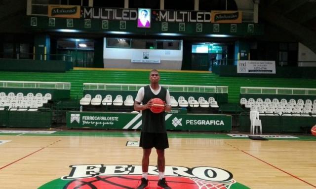 Antonio Pe�a se sum� a Ferro que complet� el plantel