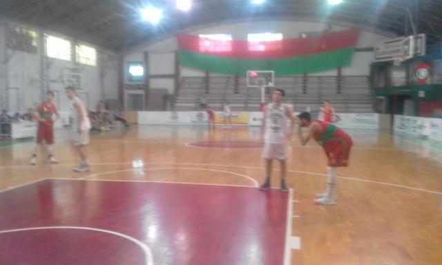 Alem pis� fuerte en menores y cierra en Primera