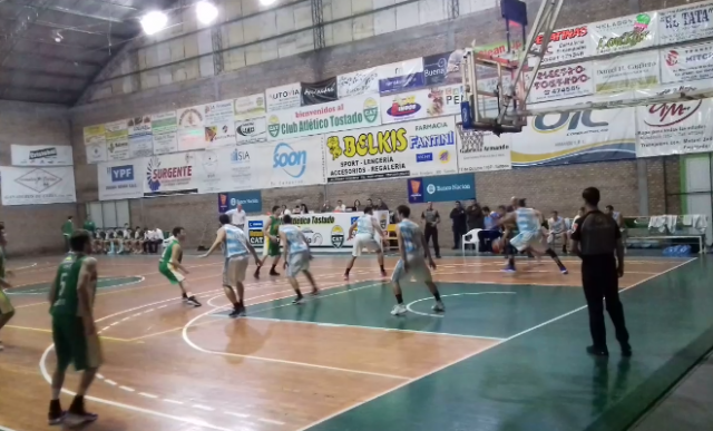 Regatas super� la prueba, el resto igual� la serie