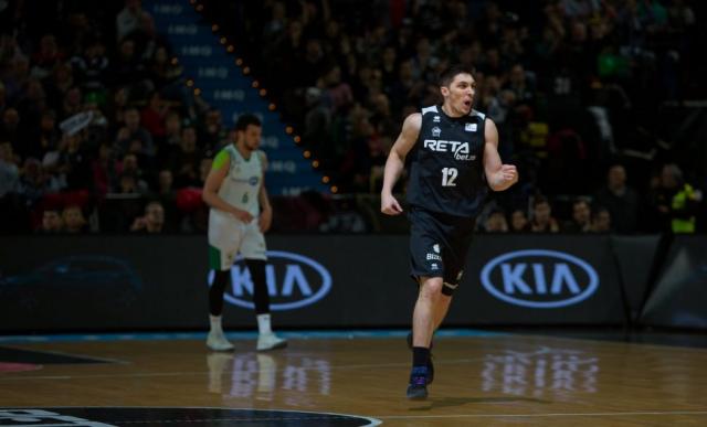 �Sigue en Espa�a?