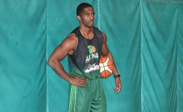 Se qued� sin extranjeros