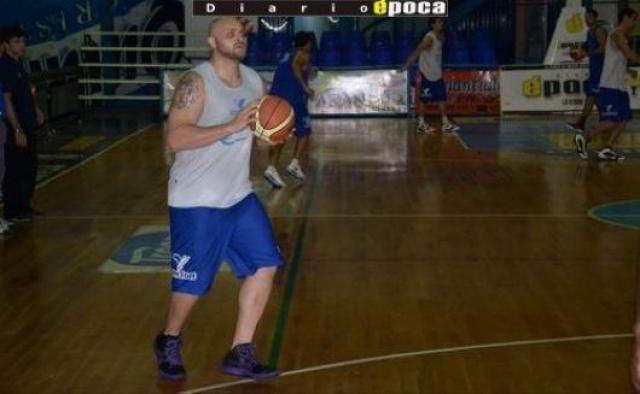 Taylor fue a comer, perdi� su pasaporte y se qued�