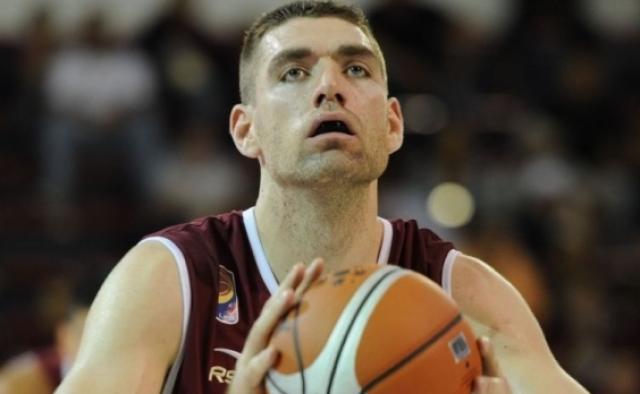 Feeley reemplaza temporalmente a Hern�ndez en Ferro