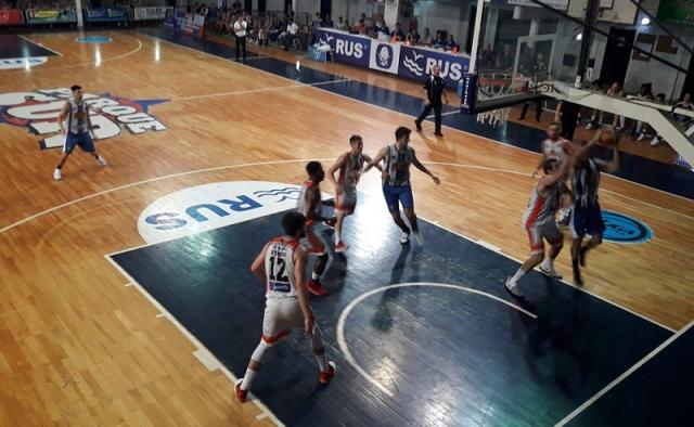 Hind� atrap� al le�n