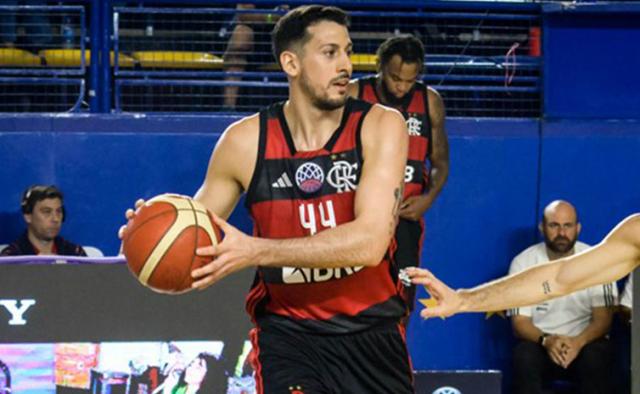 Refuerzos de gala para el campe�n