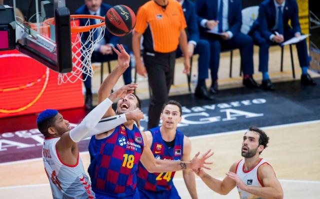 Jerarqu�a sobre la mesa