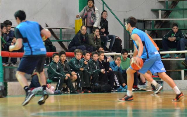 Bah�a Basket entren� en Pac�fico, en Bah�a por los clubes