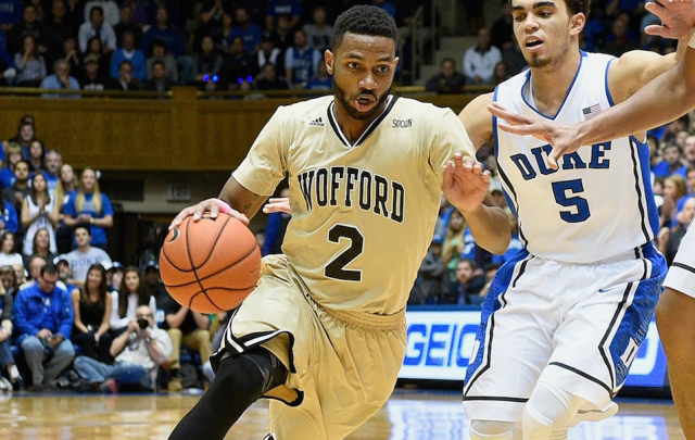 Pe�arol apuesta por Karl Cochran