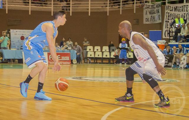 Pe�arol no detiene el paso